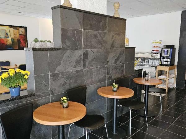 101 Guesthouse Hotel : photo 2 de la chambre chambre simple avec salle de bains commune