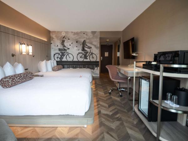 Coast Victoria Hotel & Marina by APA : photo 6 de la chambre chambre lit queen-size