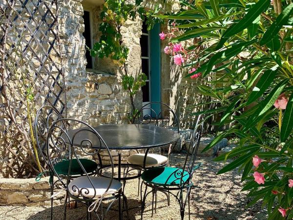 Le Mas de Ponge : photo 3 de la chambre suite familiale