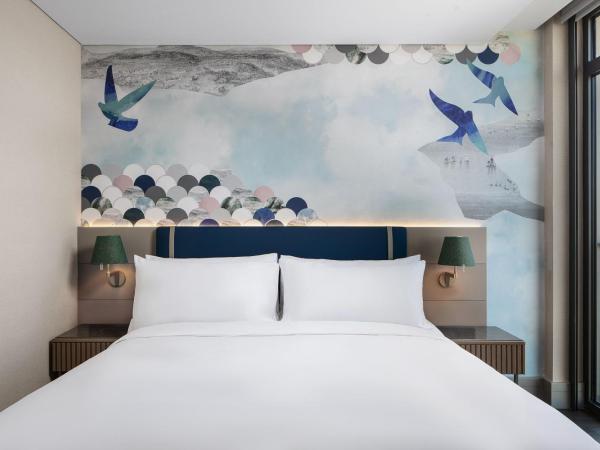 Lokalist, Istanbul, a Tribute Portfolio Hotel : photo 4 de la chambre chambre lit king-size deluxe - vue sur bosphore