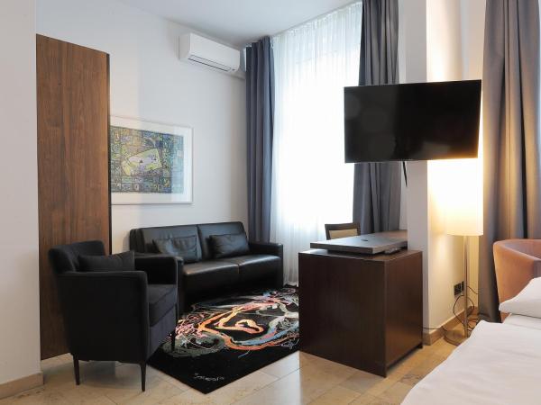 DEVIN Art Hotel : photo 6 de la chambre suite junior