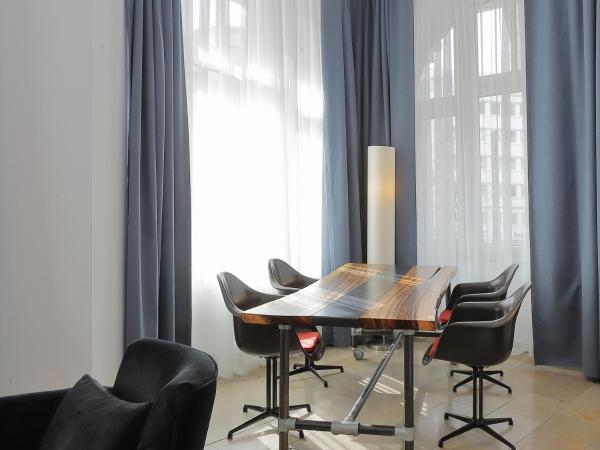 DEVIN Art Hotel : photo 8 de la chambre suite junior