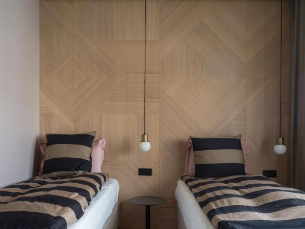 Hotel Lotus : photo 2 de la chambre chambre lits jumeaux avec balcon