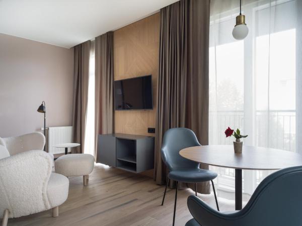 Hotel Lotus : photo 4 de la chambre suite junior