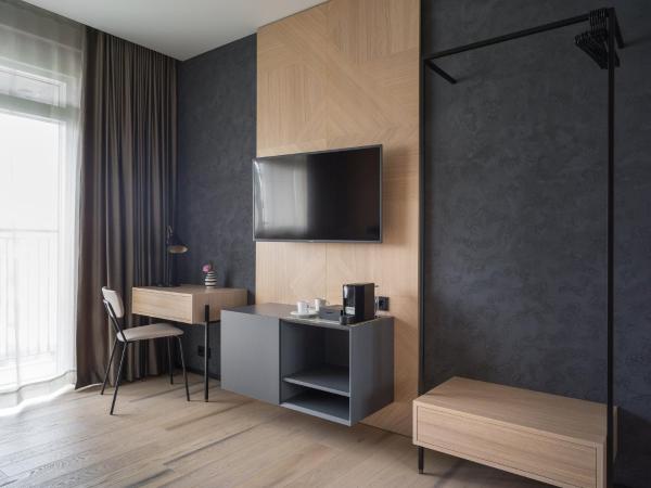 Hotel Lotus : photo 1 de la chambre chambre lits jumeaux avec balcon