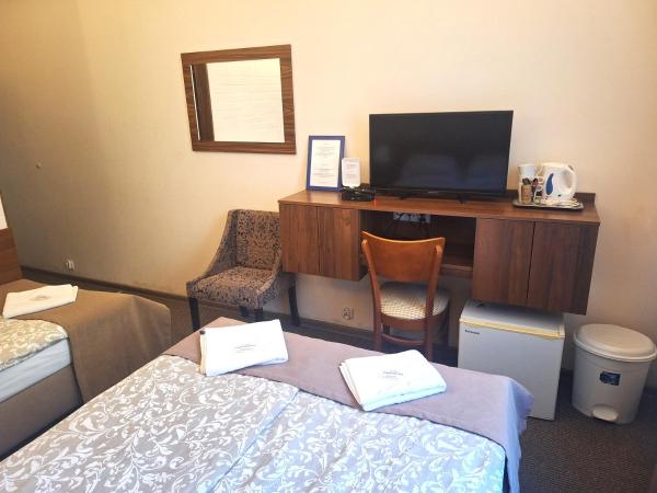 B & B Tomula : photo 2 de la chambre chambre familiale avec baignoire