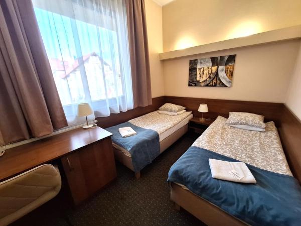 B & B Tomula : photo 1 de la chambre chambre double avec salle de bains privative