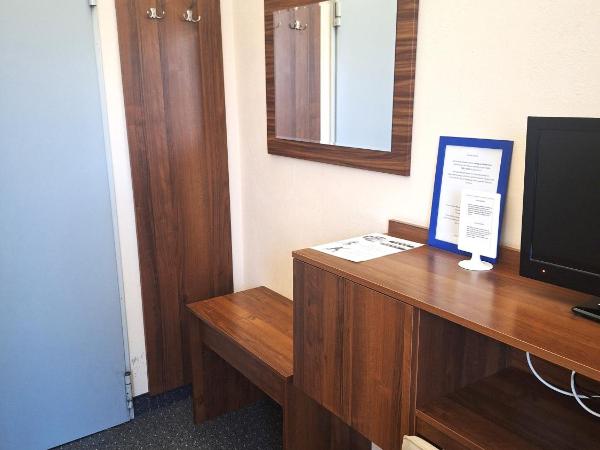 B & B Tomula : photo 2 de la chambre chambre double avec salle de bains privative