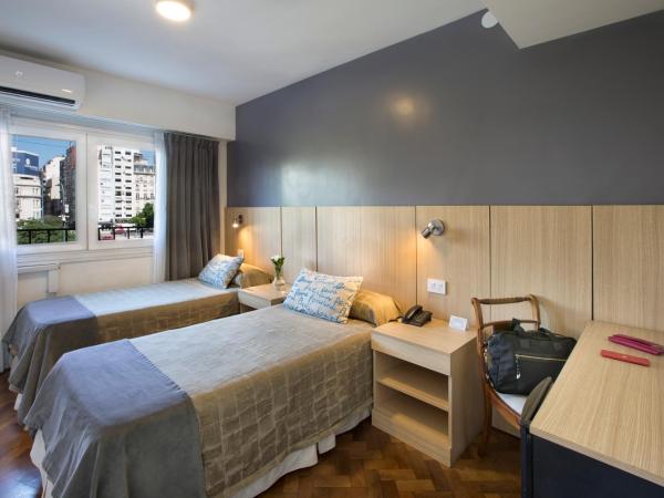 Embajador Hotel : photo 1 de la chambre chambre triple