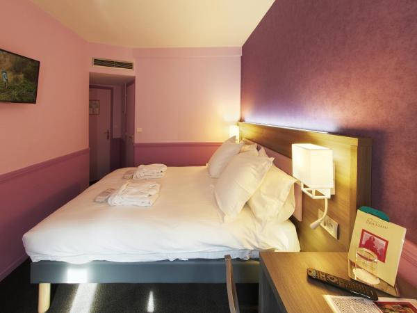 Hôtel Poussin : photo 1 de la chambre chambre double ou lits jumeaux