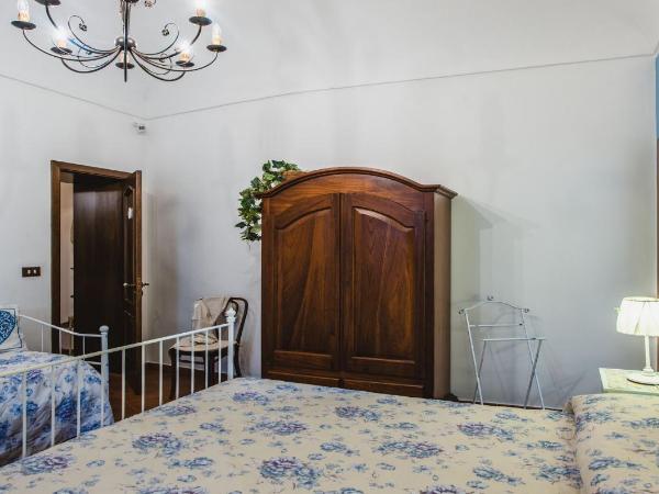 Dream Holiday Ortigia : photo 7 de la chambre chambre triple avec terrasse