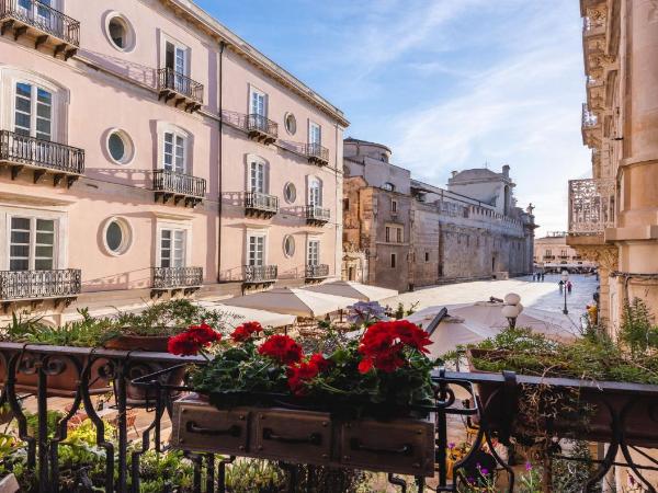 Dream Holiday Ortigia : photo 10 de la chambre chambre double avec lit d'appoint