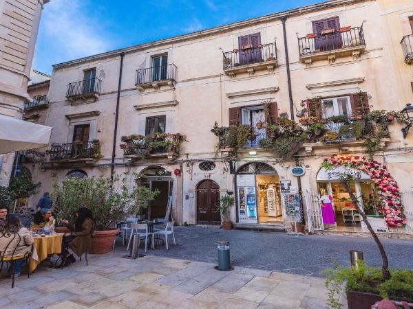 Dream Holiday Ortigia : photo 2 de la chambre chambre double avec terrasse