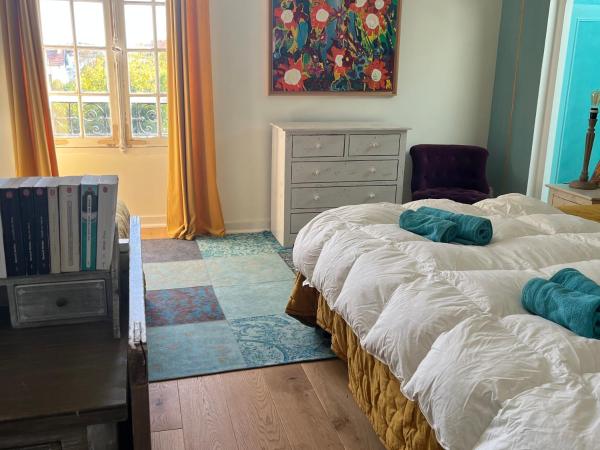 Villa AJNA Bayonne : photo 4 de la chambre chambre familiale - vue sur montagne
