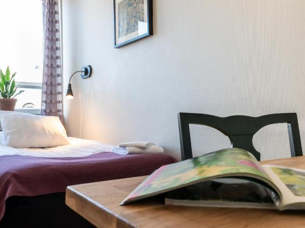 Le Mat B&B Göteborg City : photo 2 de la chambre chambre simple avec salle de bains commune