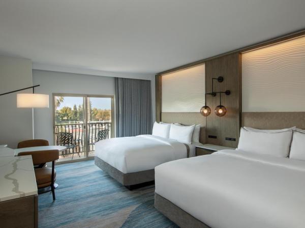 The Westin Sacramento Riverfront Hotel & Spa : photo 6 de la chambre chambre 2 lits doubles avec balcon - vue sur rivière