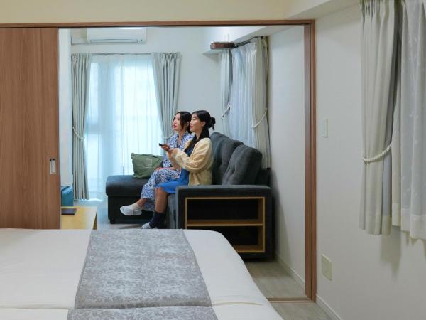 Dream Inn Hakata : photo 6 de la chambre 【annex】2 double beds room with sofa - non-smoking