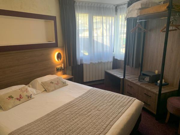 Logis Hotel-Restaurant Spa Le Lac : photo 1 de la chambre chambre double - rez-de-chaussée - côté rue