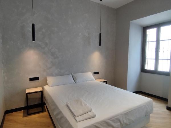 Sweet Sevilla Hostel : photo 1 de la chambre chambre double avec balcon