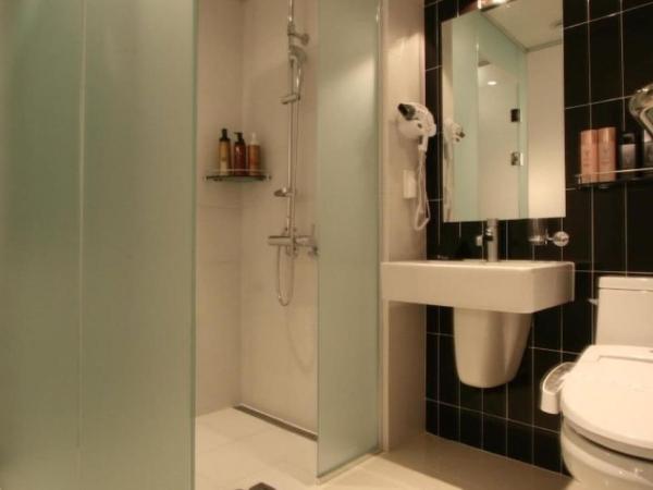 Shinchon Y Hotel : photo 1 de la chambre chambre double