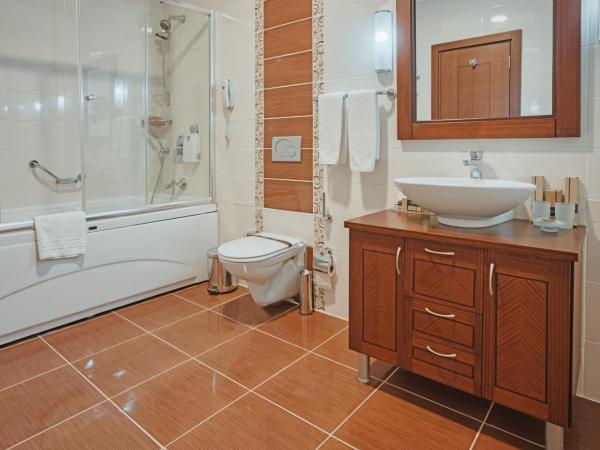 Megasaray Westbeach Antalya : photo 4 de la chambre suite junior - vue latérale sur mer