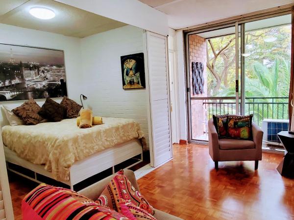 Quaint & Tranquil Subiaco 1 Bedroom Apartment : photo 3 de la chambre appartement - vue sur jardin