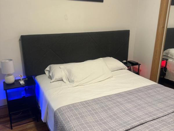 Hollywood Rentals LLC : photo 3 de la chambre appartement 1 chambre