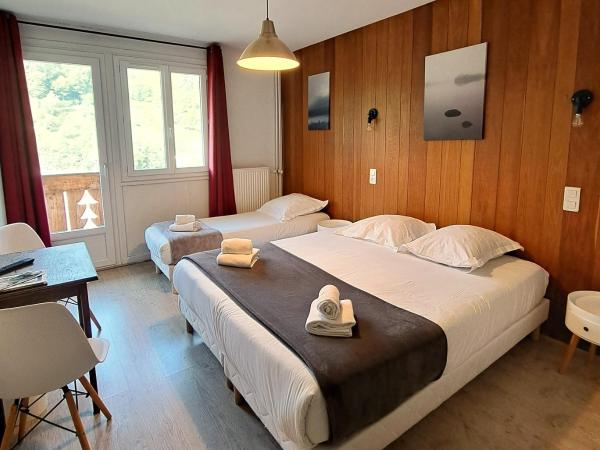 Hôtel Les Mouflons : photo 4 de la chambre chambre triple