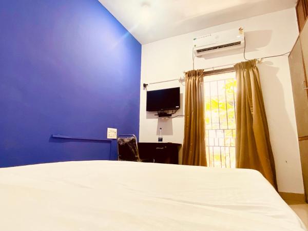 Separate 2 AC Rooms Kalyani Nagar Near Pune Airport Osho Garden WTC : photo 3 de la chambre chambre double