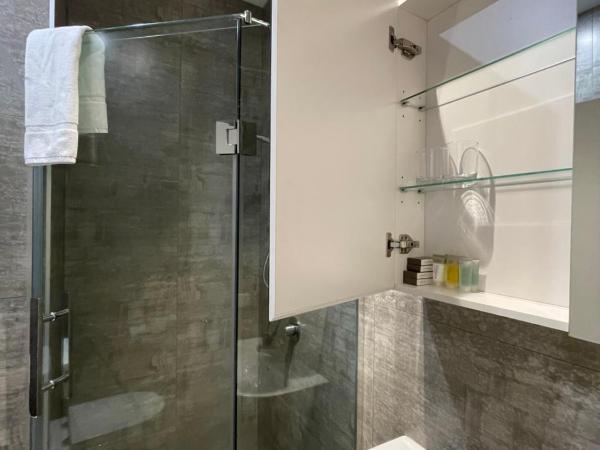 Grand Central Serviced Apartments : photo 8 de la chambre studio lit king-size