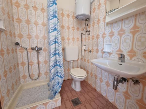 Rooms Gordy in the Center Novalja with Pool : photo 10 de la chambre chambre double