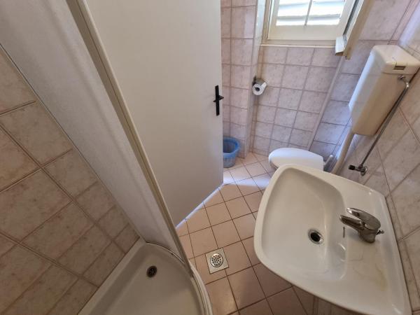 Rooms Gordy in the Center Novalja with Pool : photo 5 de la chambre chambre triple