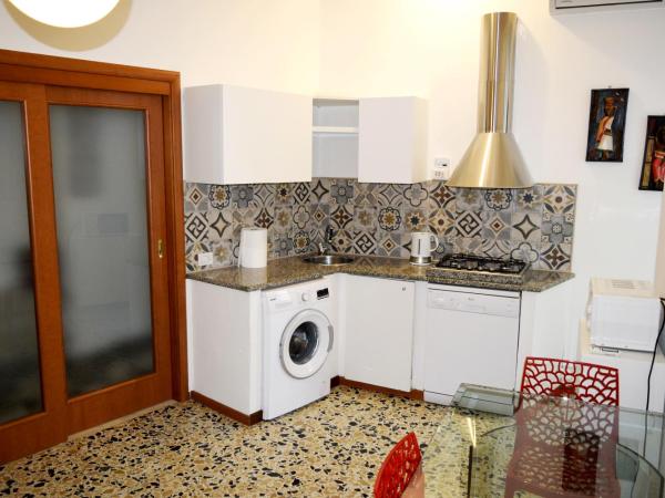 Affittacamere Il Pittoresco : photo 8 de la chambre studio avec balcon 