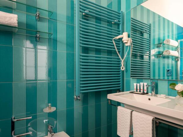 Relais Palazzo del Barone : photo 8 de la chambre chambre double ou lits jumeaux deluxe - vue sur mer