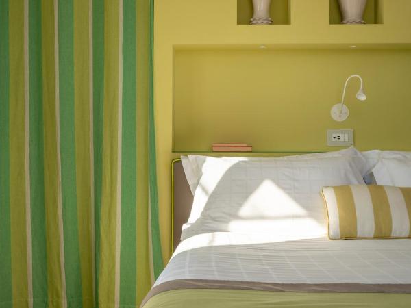 Relais Palazzo del Barone : photo 2 de la chambre chambre double ou lits jumeaux deluxe - vue sur mer