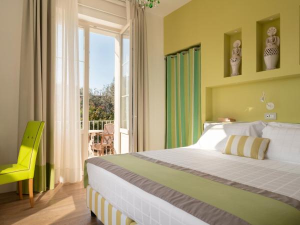 Relais Palazzo del Barone : photo 1 de la chambre chambre double ou lits jumeaux deluxe - vue sur mer