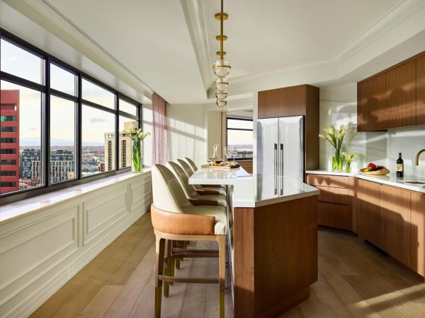 The Ritz-Carlton, Denver : photo 9 de la chambre newly renovated presidential suite with king bed and sofa bed