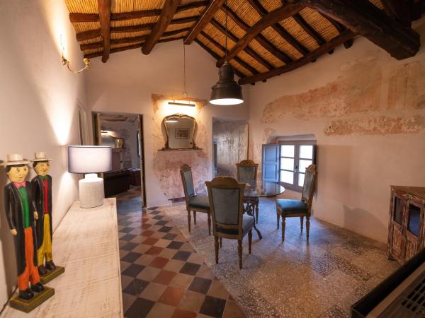 Palazzo Boyl 1840 : photo 9 de la chambre suite lit king-size - vue sur mer