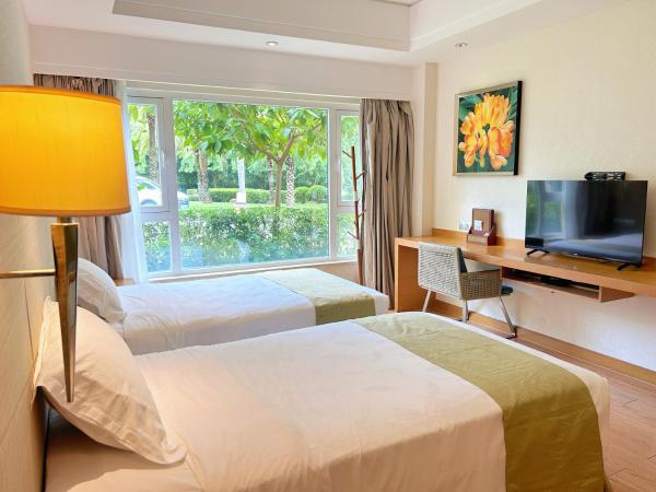 Ocean View Resort Yalong Bay : photo 6 de la chambre chambre double ou lits jumeaux supérieure - vue sur montagnes