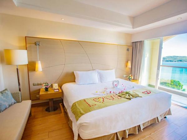 Ocean View Resort Yalong Bay : photo 5 de la chambre chambre lit king-size - vue sur mer