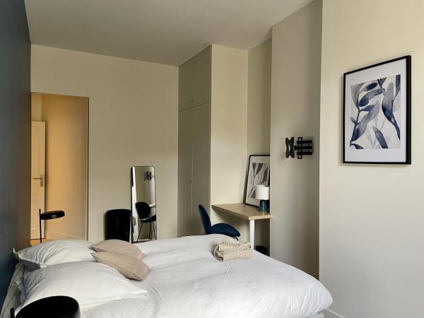 Appartement Colodge - Fourneyron : photo 2 de la chambre chambre double deluxe avec balcon