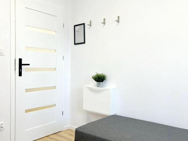 Hello Poznań : photo 9 de la chambre chambre lits jumeaux avec salle de bains commune