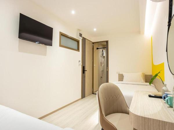 L MINITEL at Night Bazaar Chiangmai : photo 6 de la chambre chambre lits jumeaux Économique