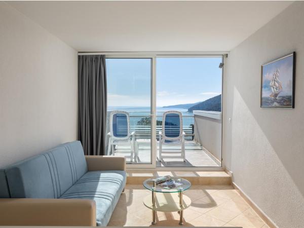 Hotel Mimosa Lido Palace - Maslinica Hotels & Resorts : photo 4 de la chambre chambre double avec balcon - vue sur mer