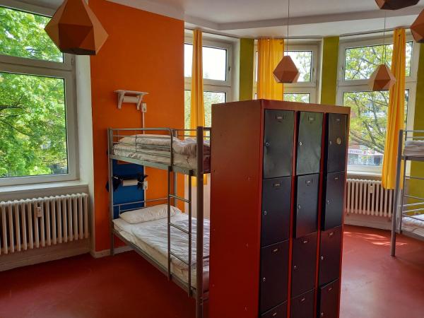 instantSleep Backpackerhostel St Pauli : photo 2 de la chambre lit superposé dans dortoir mixte