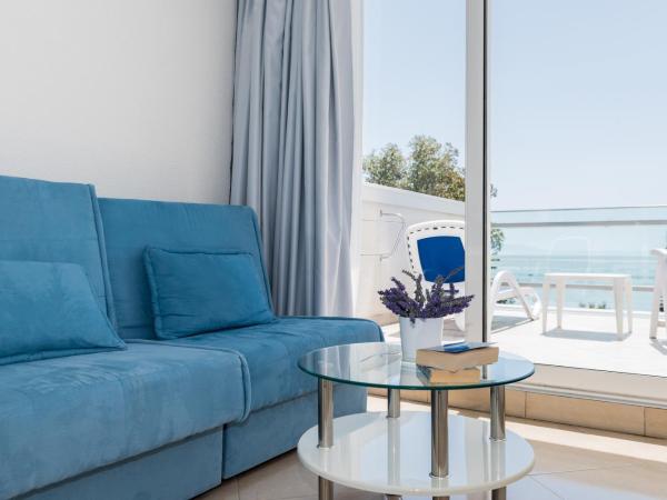 Hotel Hedera - Maslinica Hotels & Resorts : photo 3 de la chambre chambre double avec balcon - vue sur mer