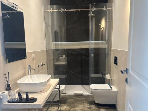 Kemani Villa Sara Olbia : photo 7 de la chambre chambre double avec salle de bains privative