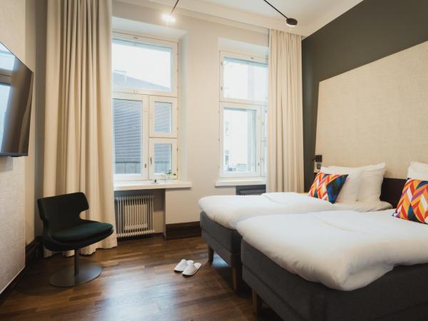 Hotel Klaus K : photo 4 de la chambre chambre lits jumeaux pour personnes à mobilité réduite