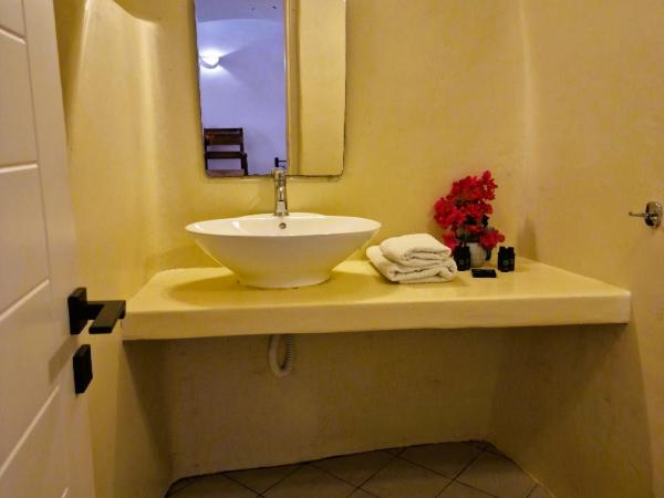 Kykladonisia Traditional Settlement : photo 2 de la chambre chambre triple Économique - demi sous-sol