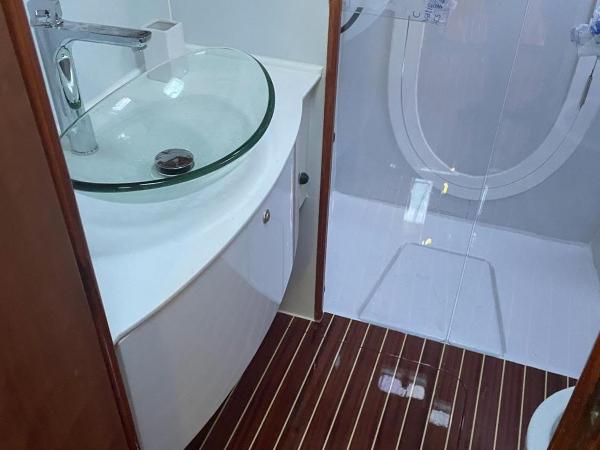 catamarano Privilege 482 : photo 2 de la chambre chambre double avec salle de bains privative